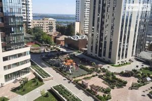 Продается 3-комнатная квартира 81 кв. м в Днепре