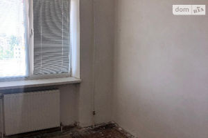 Продается 3-комнатная квартира 65 кв. м в Ужгороде