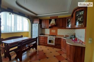 Продается 2-комнатная квартира 80 кв. м в Черновцах