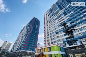 Продается 3-комнатная квартира 87 кв. м в Киеве