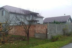 Продается дом на 2 этажа 240 кв. м с подвалом