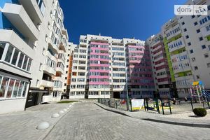 Продається 2-кімнатна квартира 68 кв. м у Львові