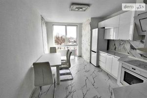 Сдается в аренду 2-комнатная квартира 65 кв. м в Ровно