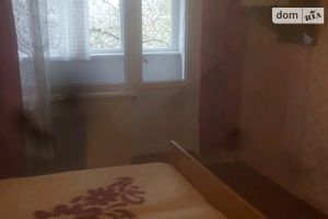 Сдается в аренду 3-комнатная квартира 68 кв. м в Черновцах