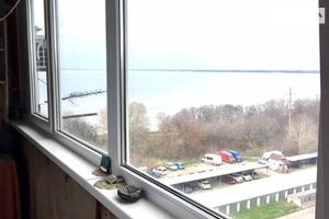 Продається 4-кімнатна квартира 70 кв. м у Світловодську