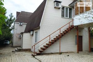 Продается дом на 3 этажа 370 кв. м с бассейном