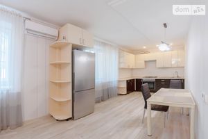 Продається 2-кімнатна квартира 87 кв. м у Львові
