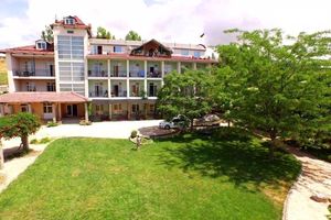 Продається база відпочинку, пансіонат 960 кв. м в 4-поверховій будівлі