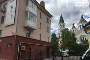 Сдается в аренду торгово-развлекательный комплекс 25 кв. м в 4-этажном здании
