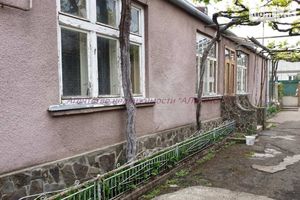 Продается одноэтажный дом 77 кв. м с беседкой